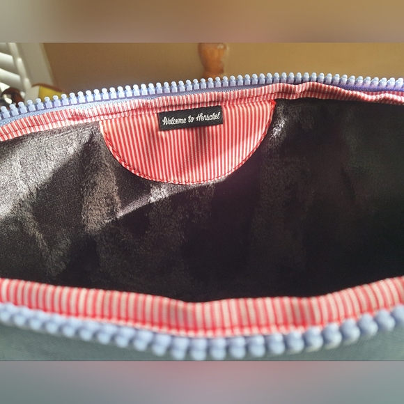 Herschel Laptop Sleeve Case - Picture 3 of 4